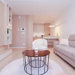 Fresh & Modern Zwirn Oasis - Free Parking Apartment *