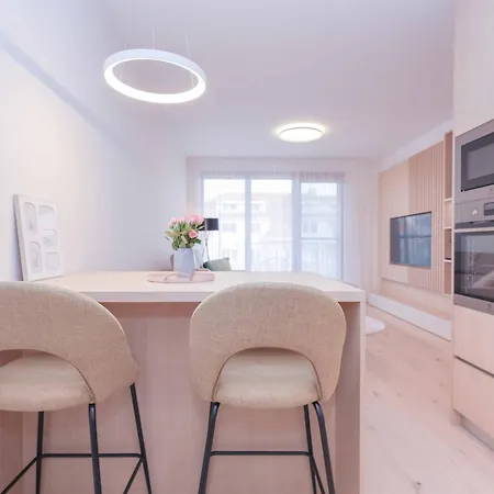 Fresh & Modern Zwirn Oasis - Free Parking *