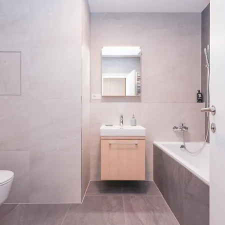 Fresh & Modern Zwirn Oasis - Free Parking