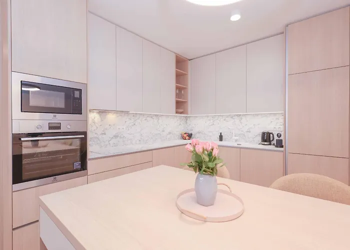 Fresh & Modern Zwirn Oasis - Free Parking *