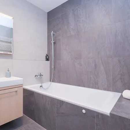 Fresh & Modern Zwirn Oasis - Free Parking Apartament